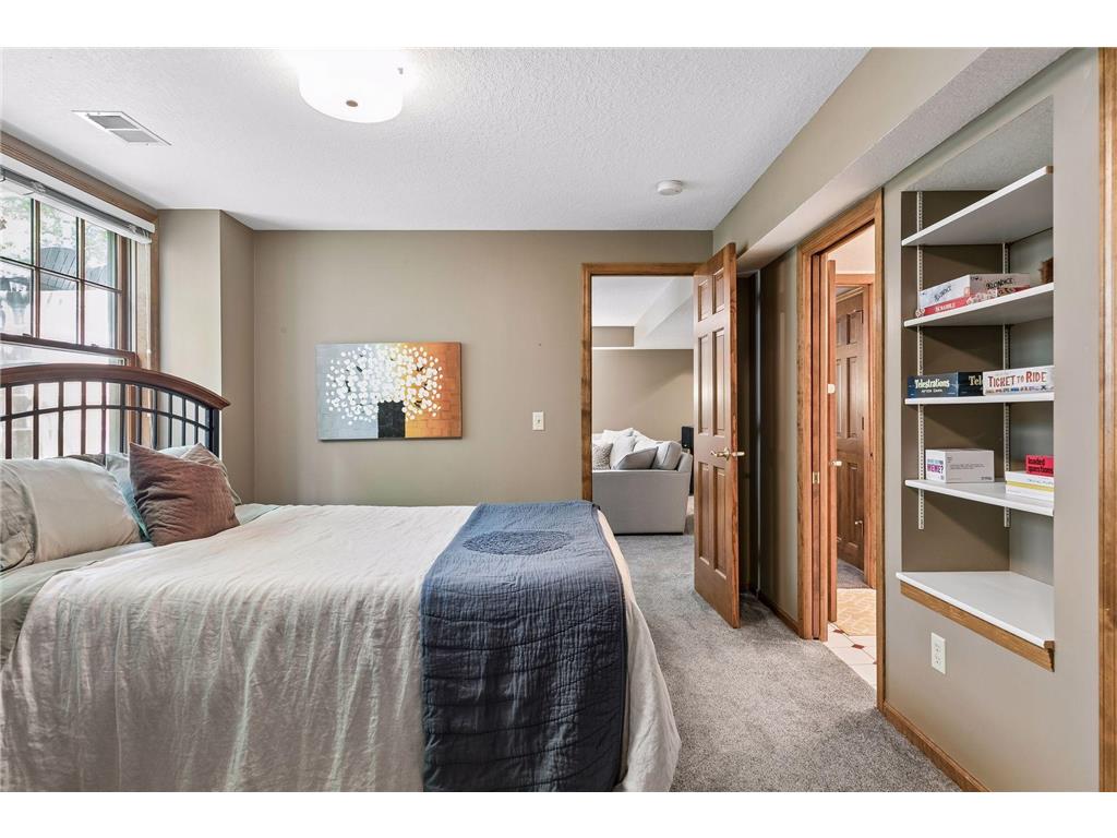 484 Laurel Avenue Saint Paul MN 55102 7087904 image36