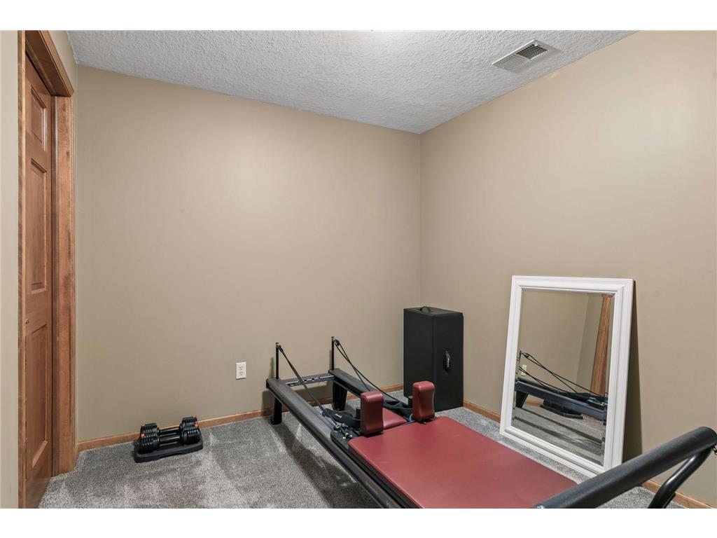 484 Laurel Avenue Saint Paul MN 55102 7087904 image37