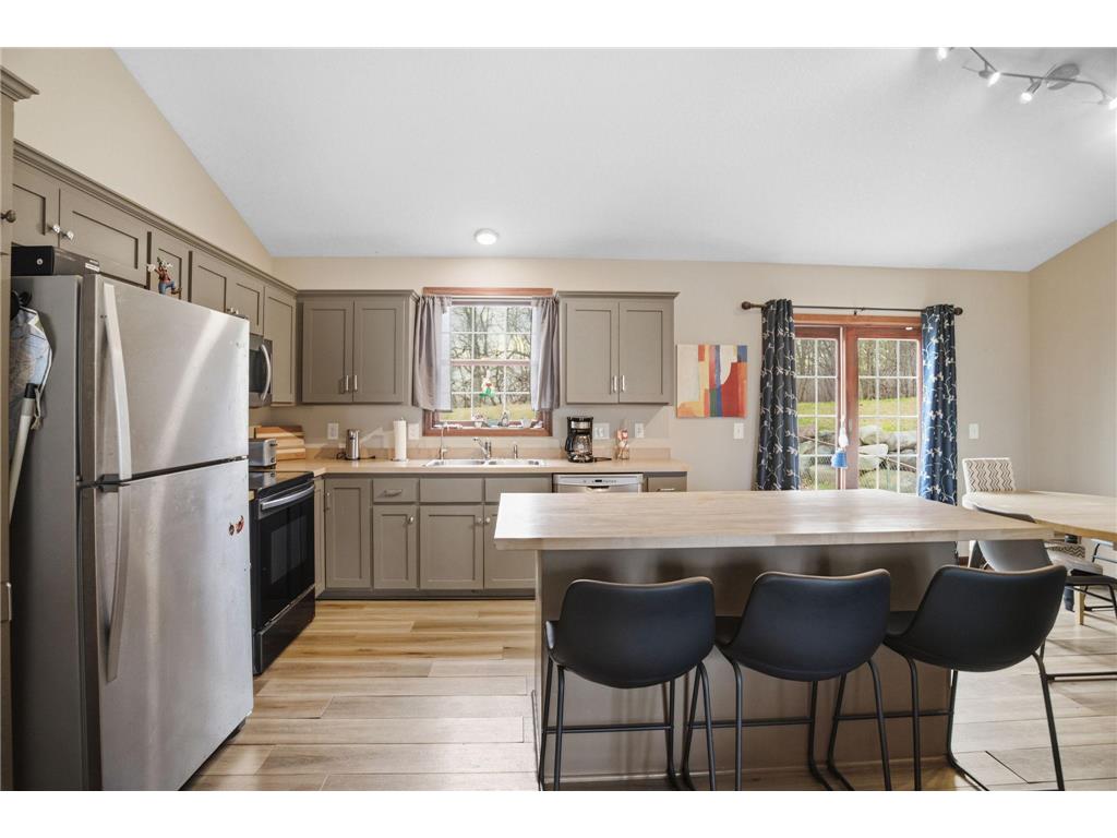 4843 Hamlet Avenue N Oakdale MN 55128 7042111 image13