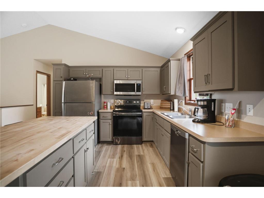 4843 Hamlet Avenue N Oakdale MN 55128 7042111 image15