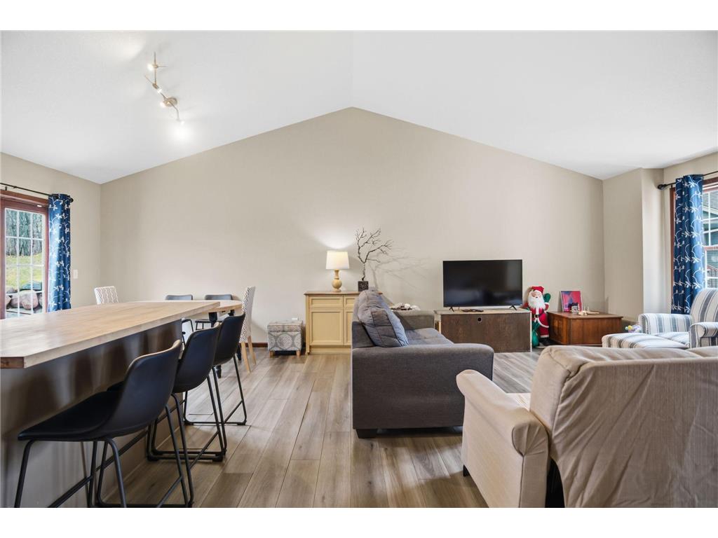 4843 Hamlet Avenue N Oakdale MN 55128 7042111 image17