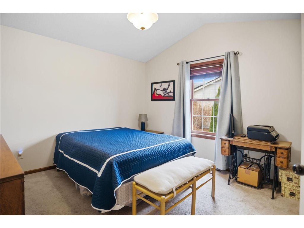 4843 Hamlet Avenue N Oakdale MN 55128 7042111 image18