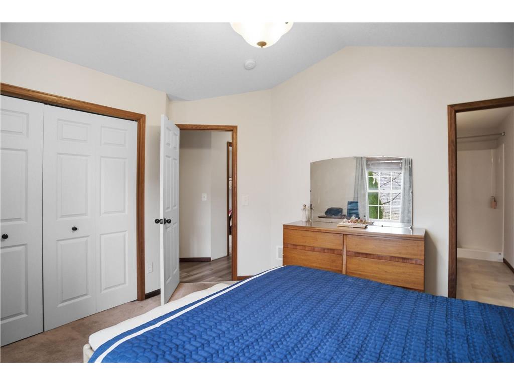 4843 Hamlet Avenue N Oakdale MN 55128 7042111 image19
