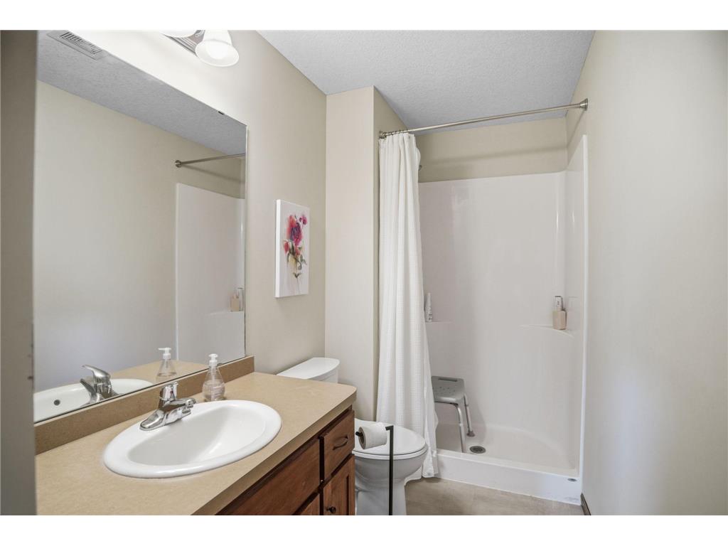 4843 Hamlet Avenue N Oakdale MN 55128 7042111 image20