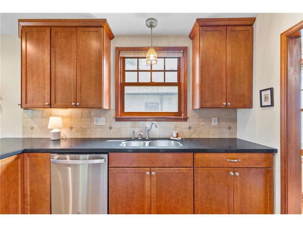 4849 Portland Avenue Minneapolis MN 55417 6743491 image18