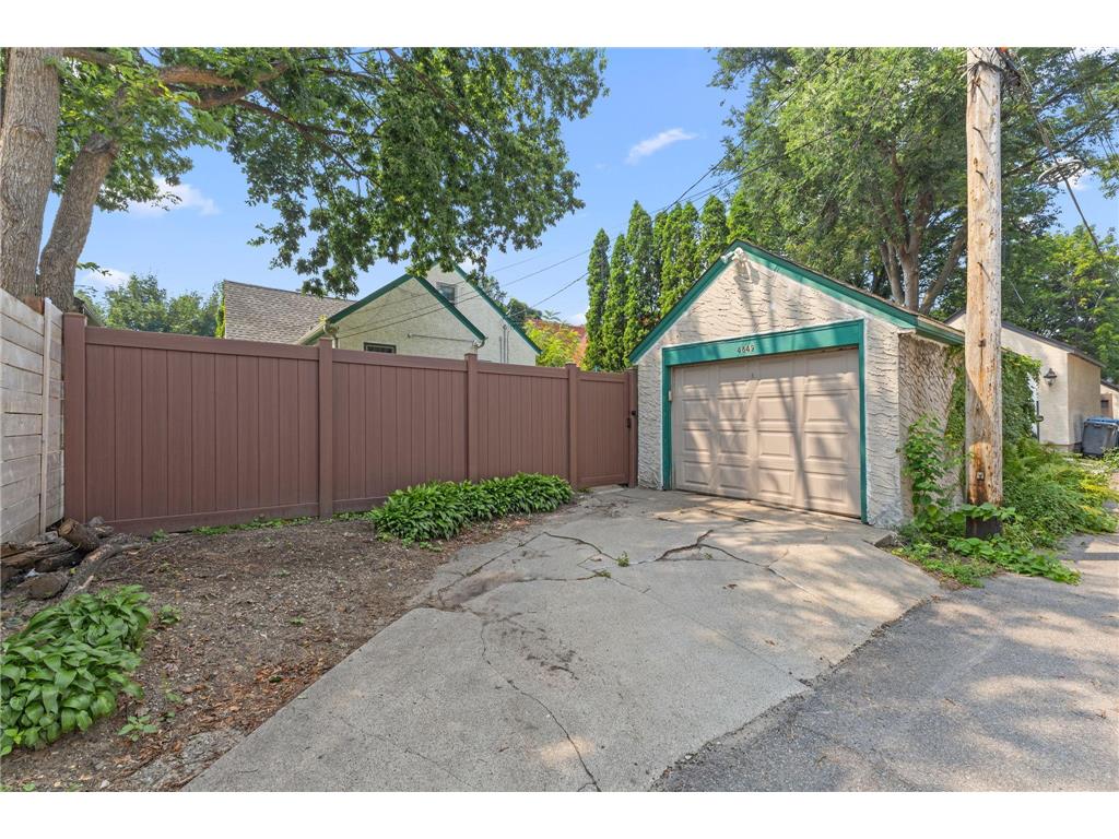 4849 Portland Avenue Minneapolis MN 55417 6743491 image28