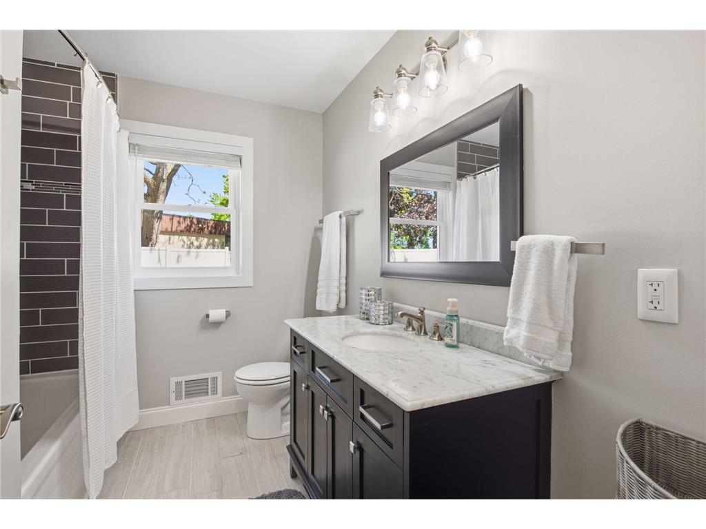 4850 W 64th Street Edina MN 55435 7075827 image22