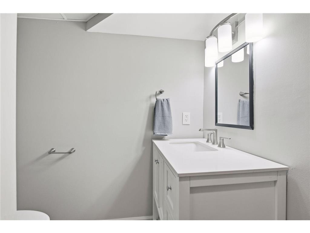 4850 W 64th Street Edina MN 55435 7075827 image41