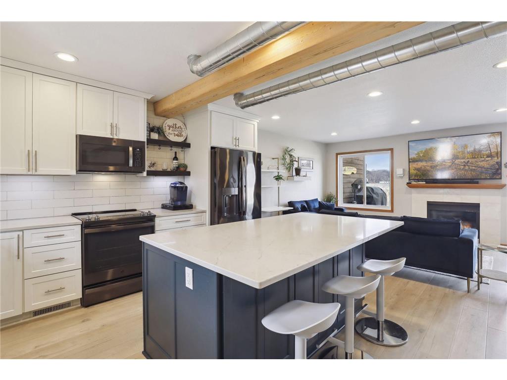 4850 Wilshire Boulevard Mound MN 55364 - Lake Minnetonka 6358666 image1