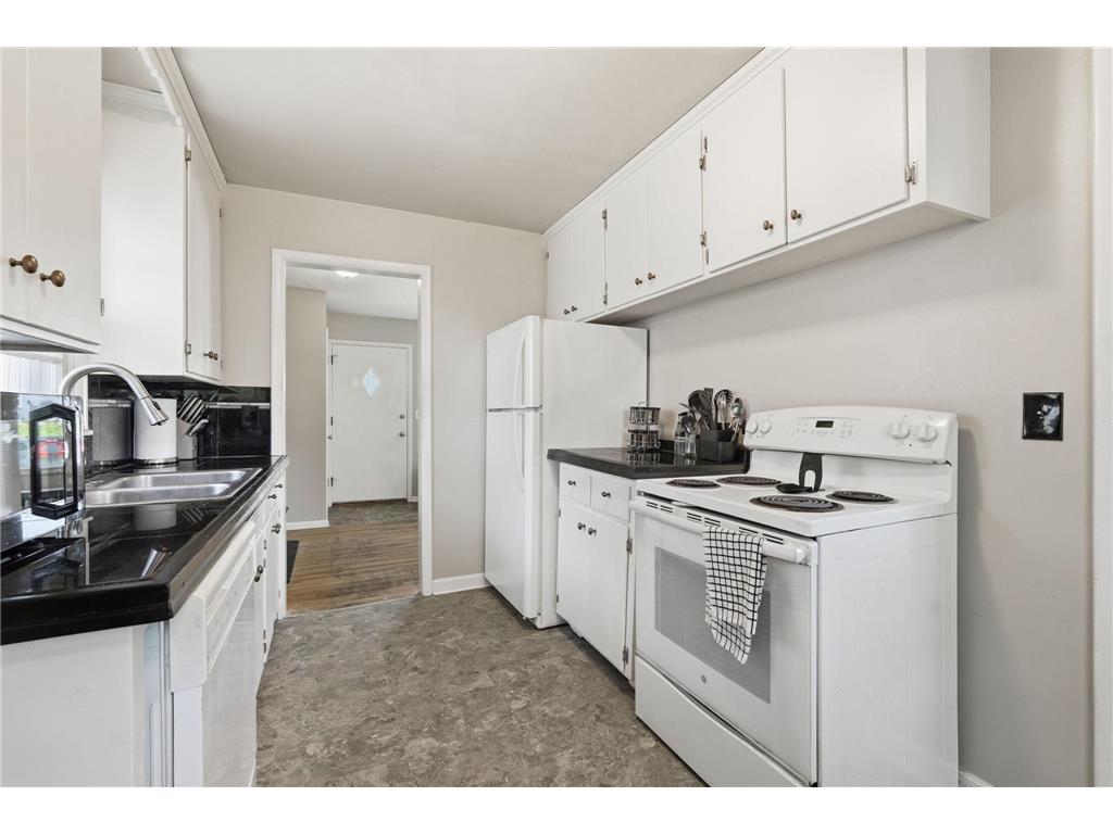 4851 2 1/2 Street NE Fridley MN 55421 7068765 image9