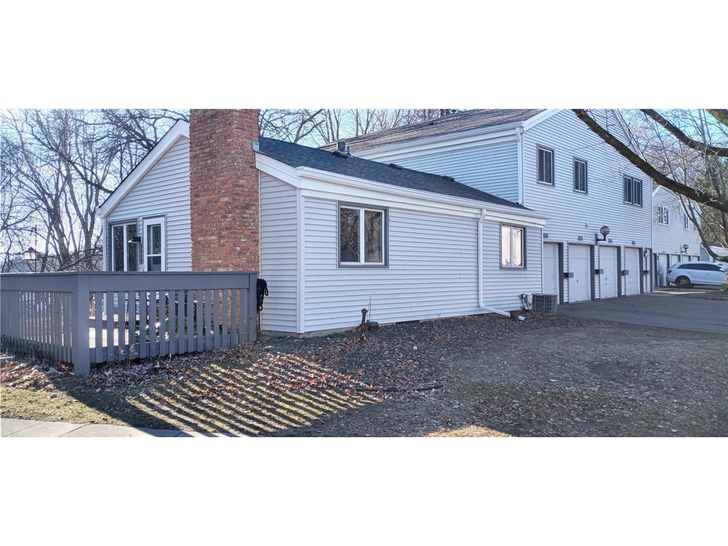 4852 Grenwich Trail N Oakdale MN 55128 6471653 image1