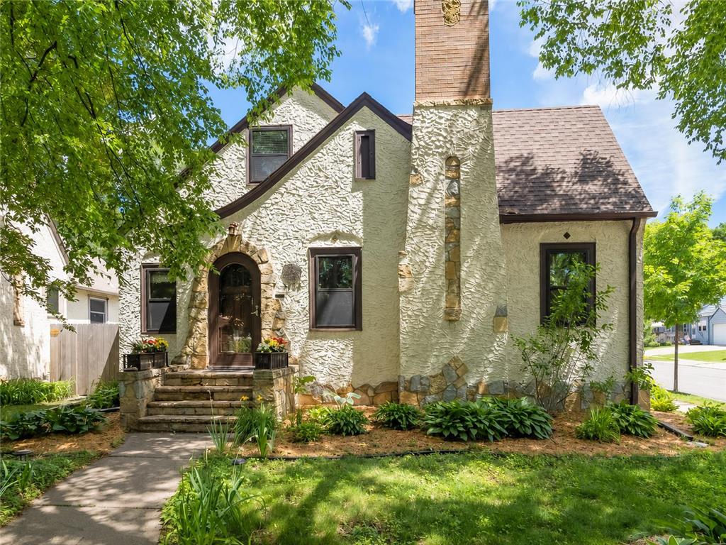 4853 Park Avenue Minneapolis MN 55417 7076774 image1