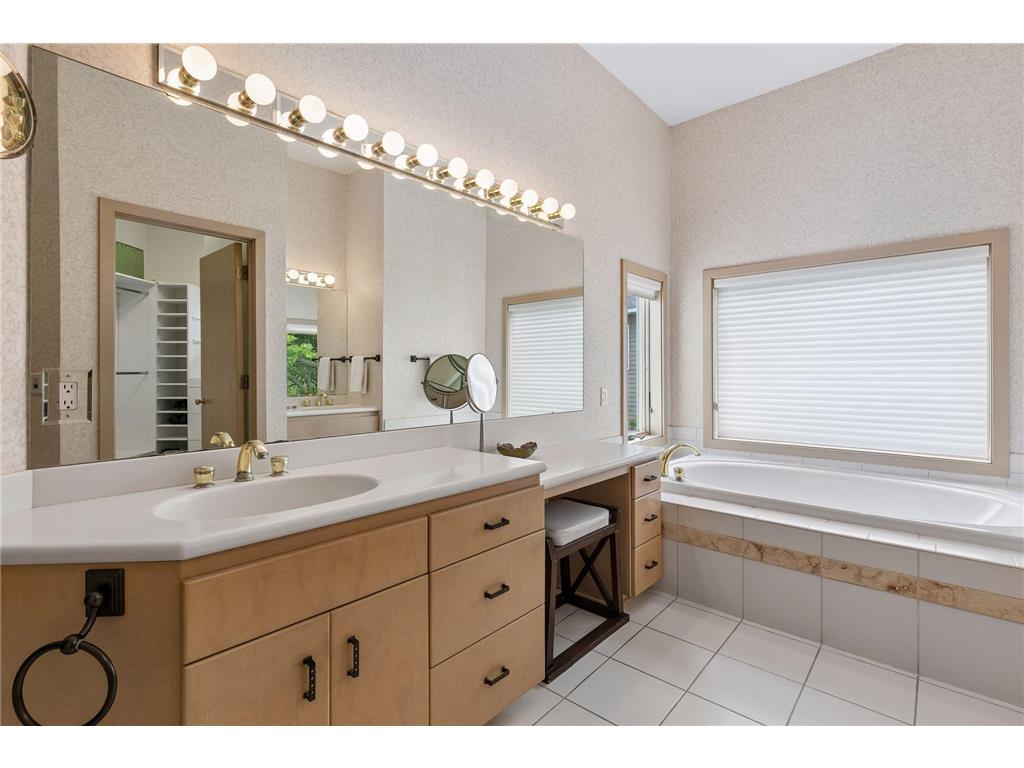 4854 Four Seasons Court Eagan MN 55122 7058788 image38