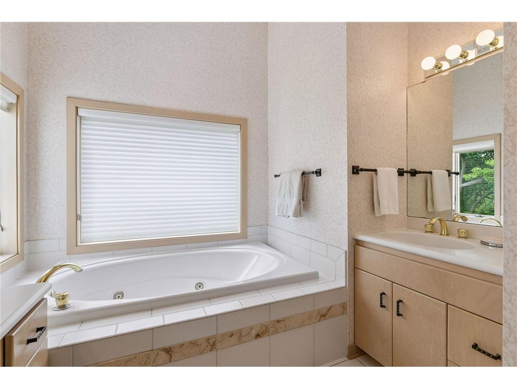 4854 Four Seasons Court Eagan MN 55122 7058788 image39