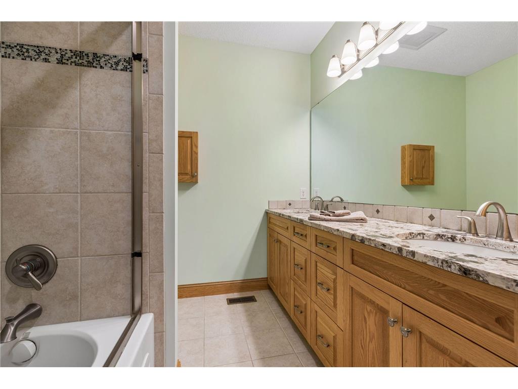 4854 Linden Trail N Lake Elmo MN 55042 7063588 image24