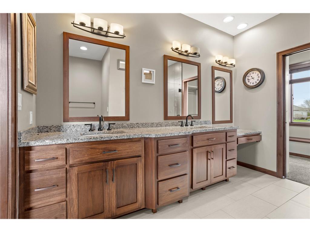 4856 2nd Street SW Moorhead MN 56560 7064925 image32
