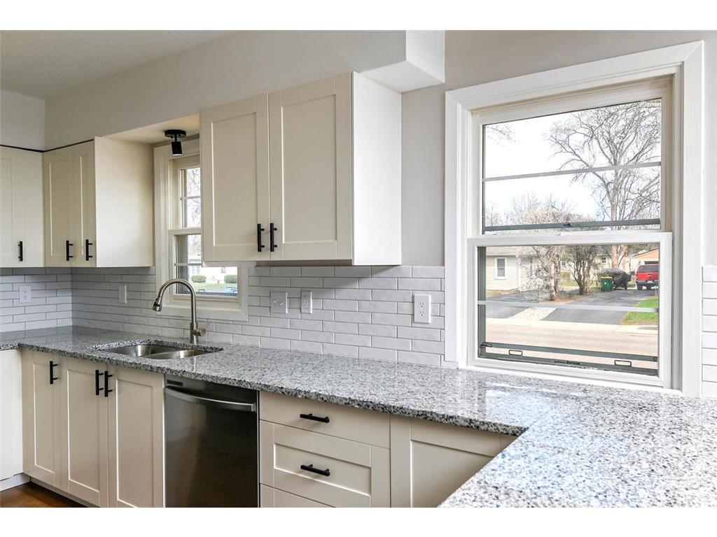 4856 Edgewood Avenue N Crystal MN 55428 6764168 image1