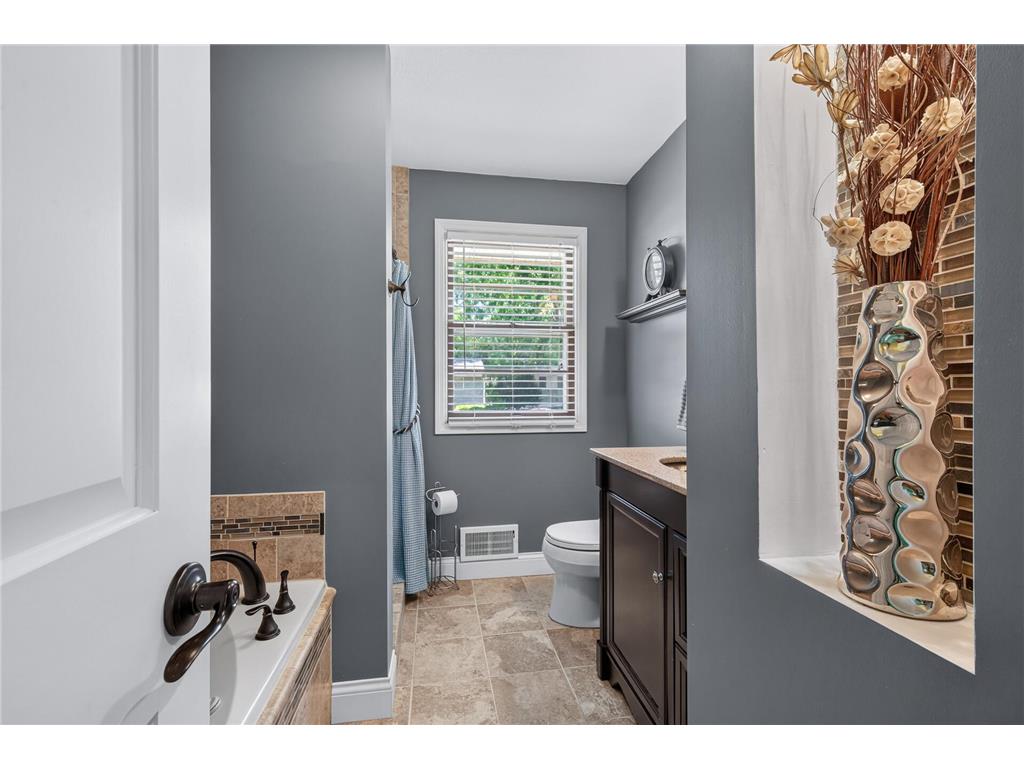 4857 Karen Place White Bear Lake MN 55110 7101382 image12