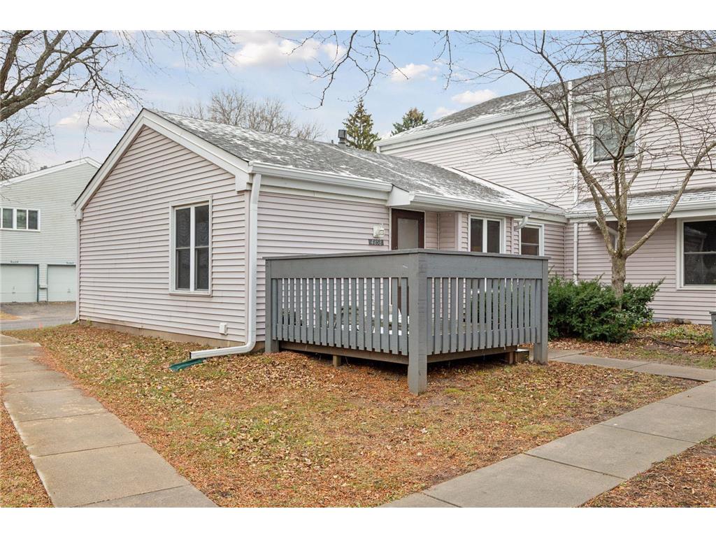 4858 Grenwich Trail N Oakdale MN 55128 6622896 image1