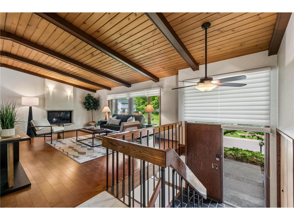 4860 Kingsberry Lane Minnetonka MN 55345 7064430 image1