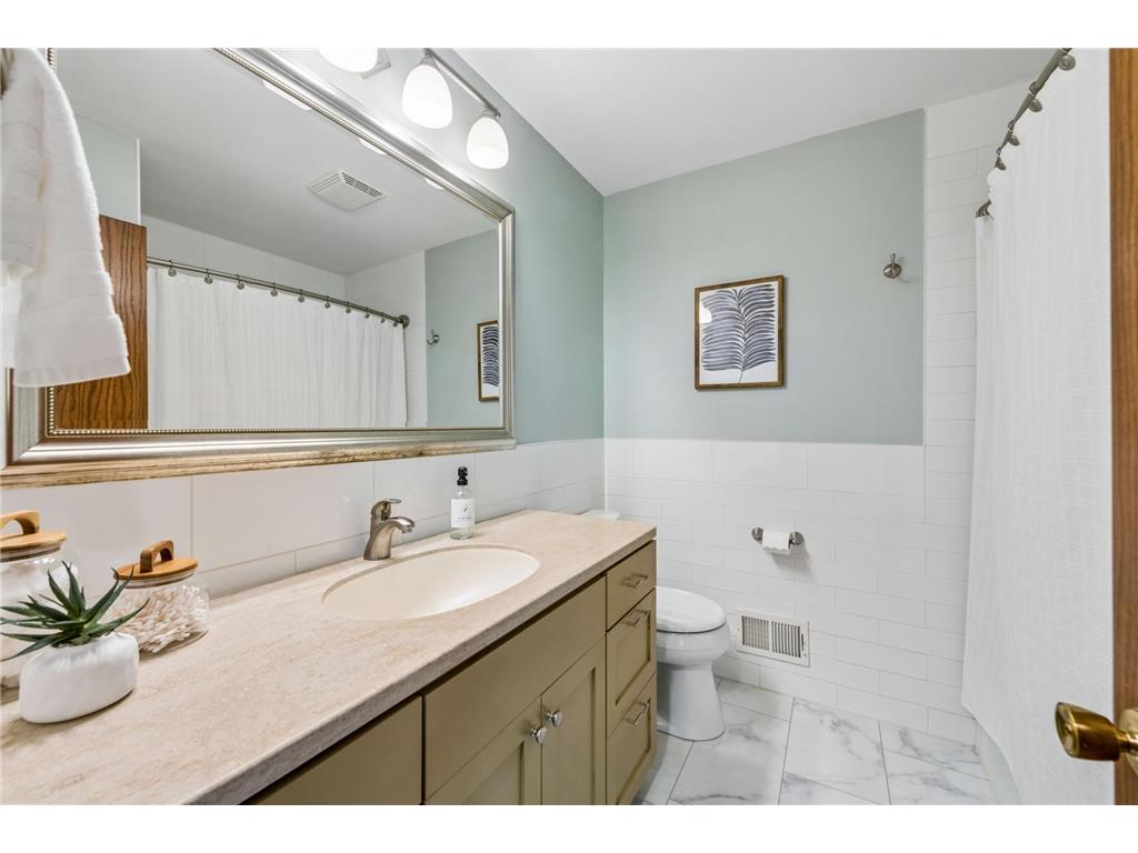 4860 Kingsberry Lane Minnetonka MN 55345 7064430 image19