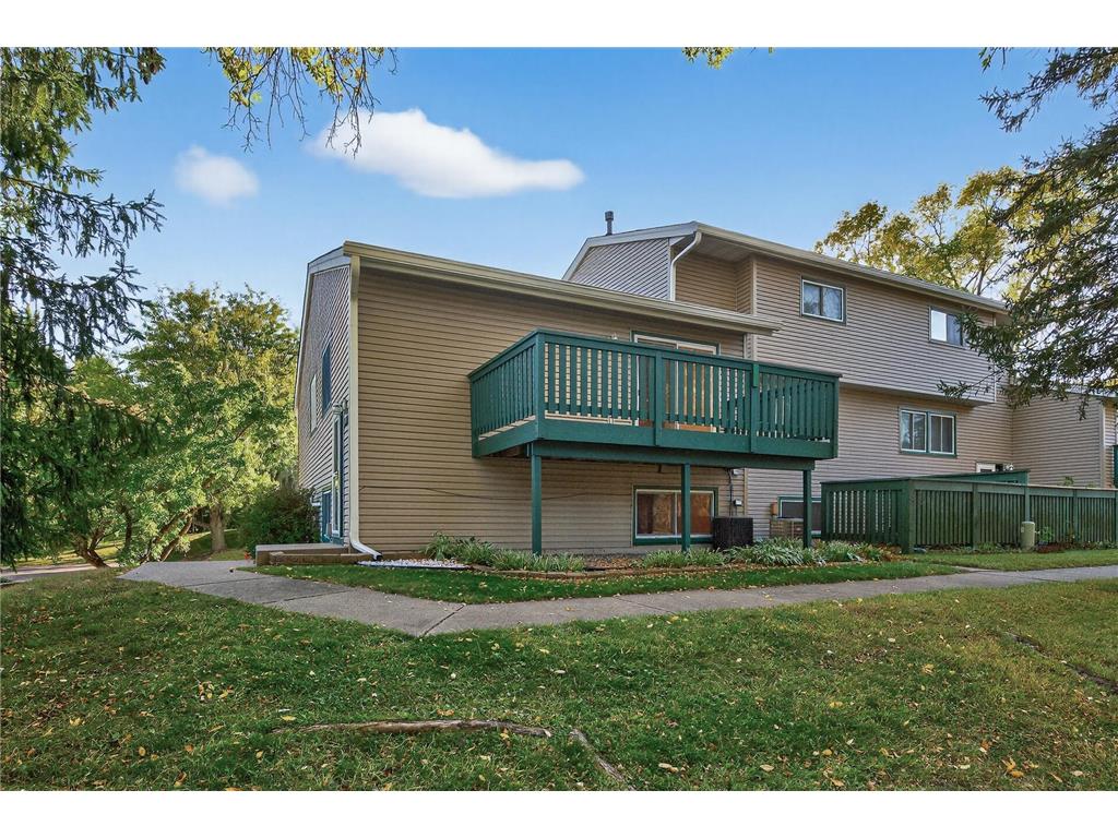 4863 Grenwich Way N Oakdale MN 55128 6794800 image1