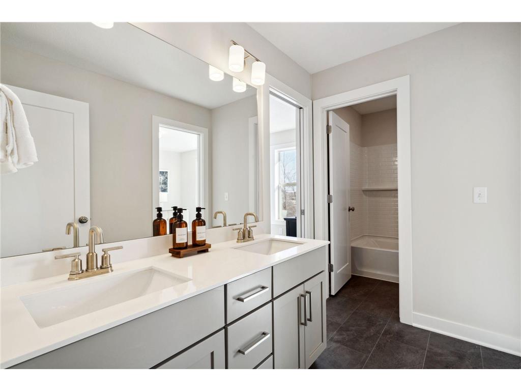 4866 128th Circle NE Blaine MN 55449 7012389 image16