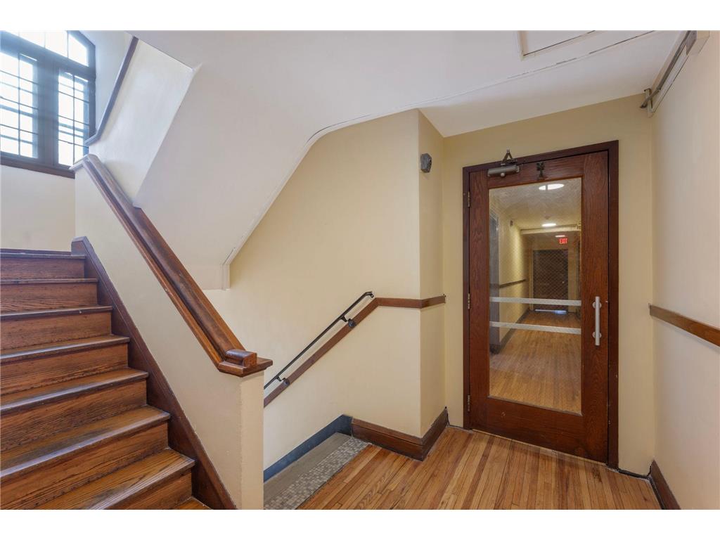 487 Grand Avenue Saint Paul MN 55102 7021856 image10