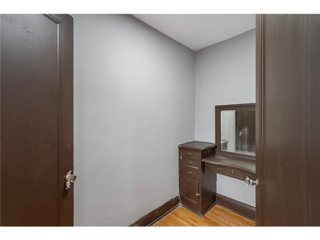 487 Grand Avenue Saint Paul MN 55102 7021856 image105