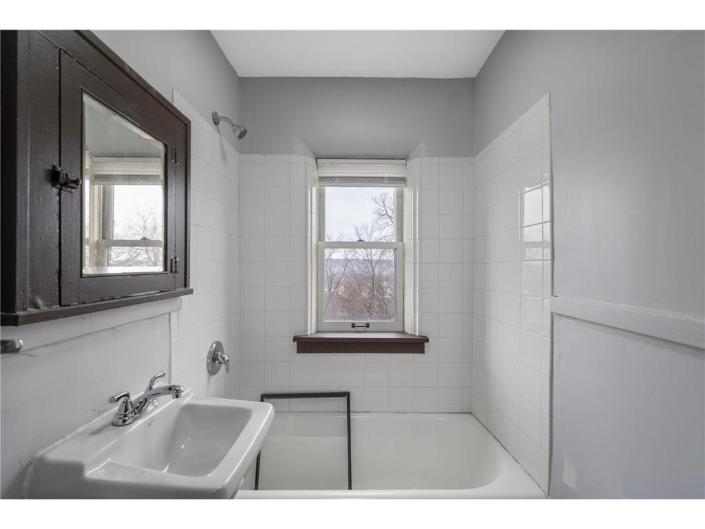 487 Grand Avenue Saint Paul MN 55102 7021856 image107