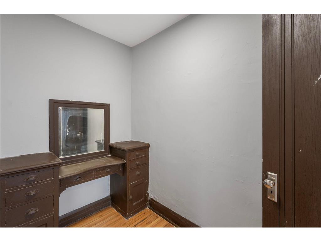 487 Grand Avenue Saint Paul MN 55102 7021856 image111