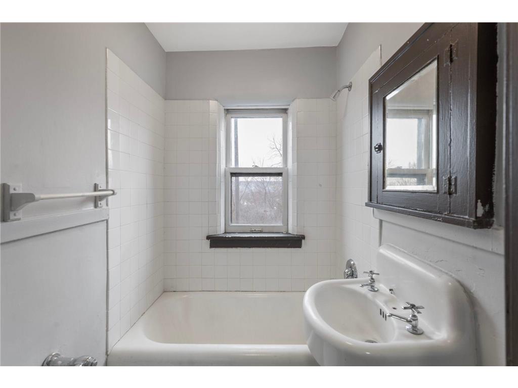 487 Grand Avenue Saint Paul MN 55102 7021856 image112