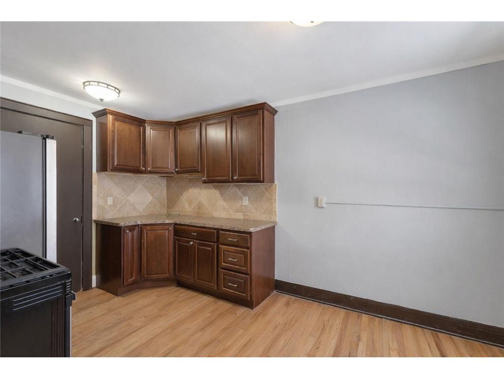 487 Grand Avenue Saint Paul MN 55102 7021856 image15