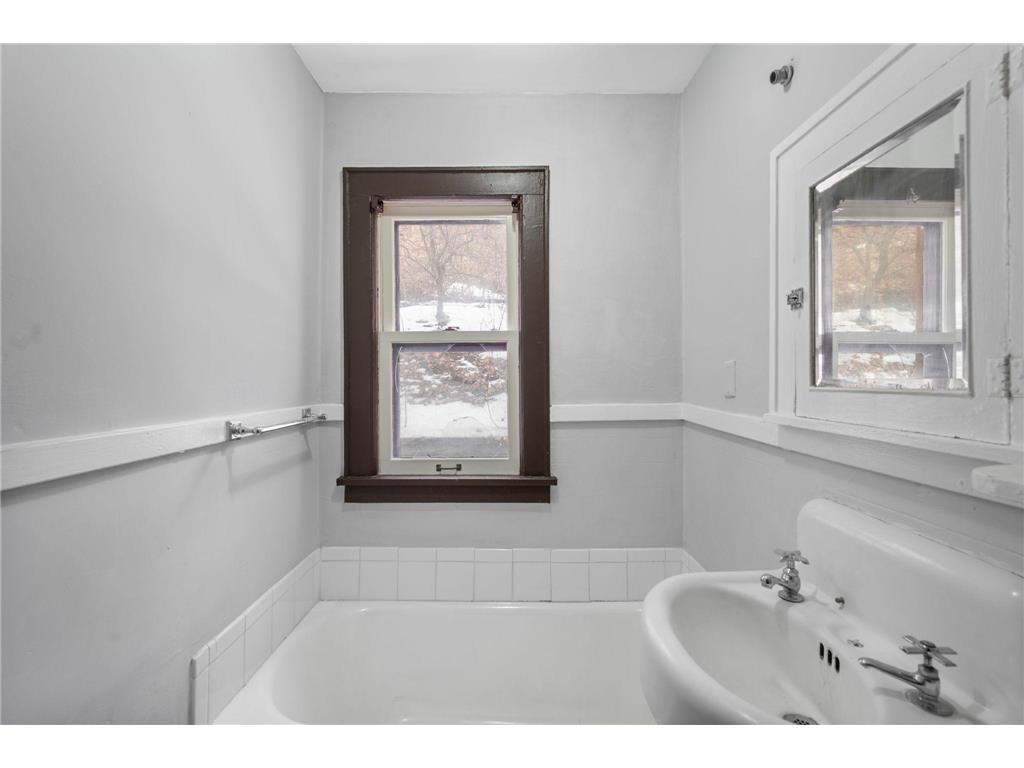 487 Grand Avenue Saint Paul MN 55102 7021856 image17