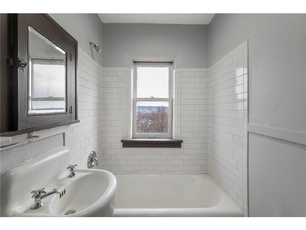 487 Grand Avenue Saint Paul MN 55102 7021856 image31