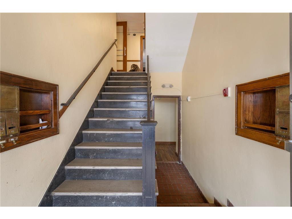 487 Grand Avenue Saint Paul MN 55102 7021856 image4
