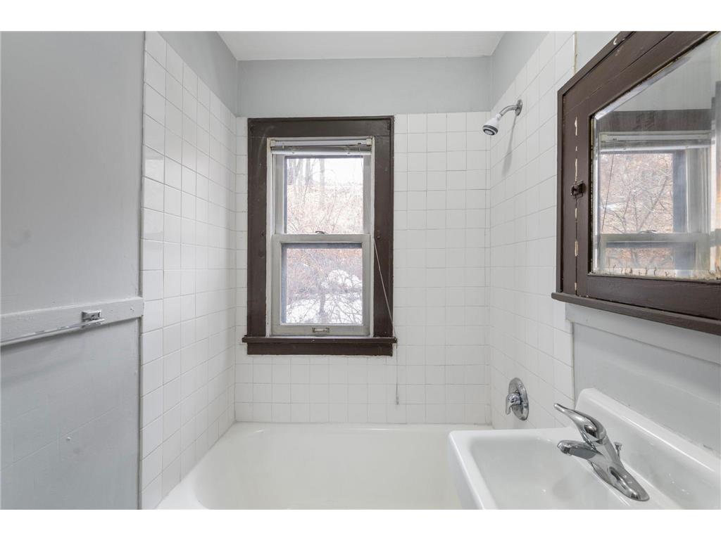 487 Grand Avenue Saint Paul MN 55102 7021856 image55