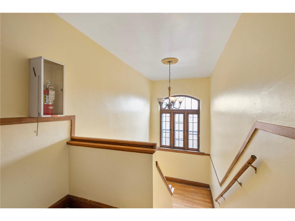 487 Grand Avenue Saint Paul MN 55102 7021856 image7
