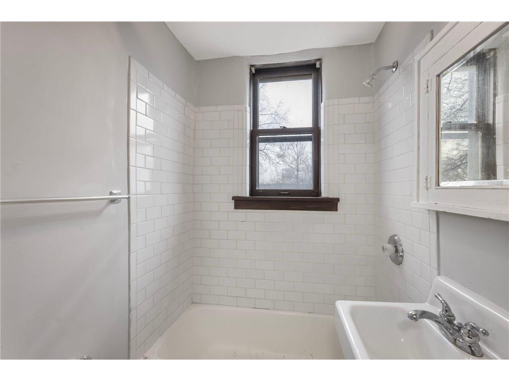 487 Grand Avenue Saint Paul MN 55102 7021856 image76