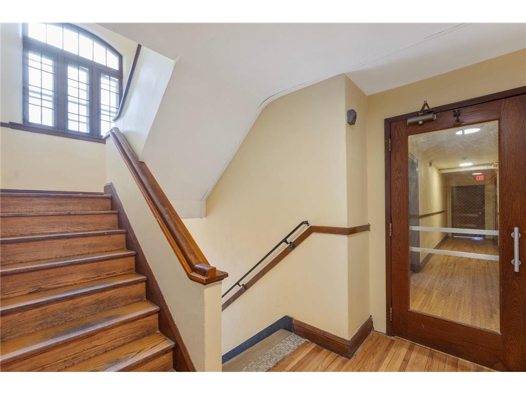 487 Grand Avenue Saint Paul MN 55102 7021856 image8