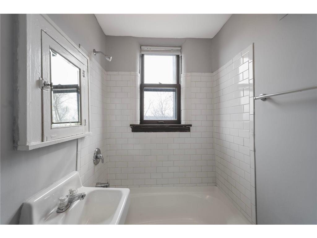 487 Grand Avenue Saint Paul MN 55102 7021856 image83