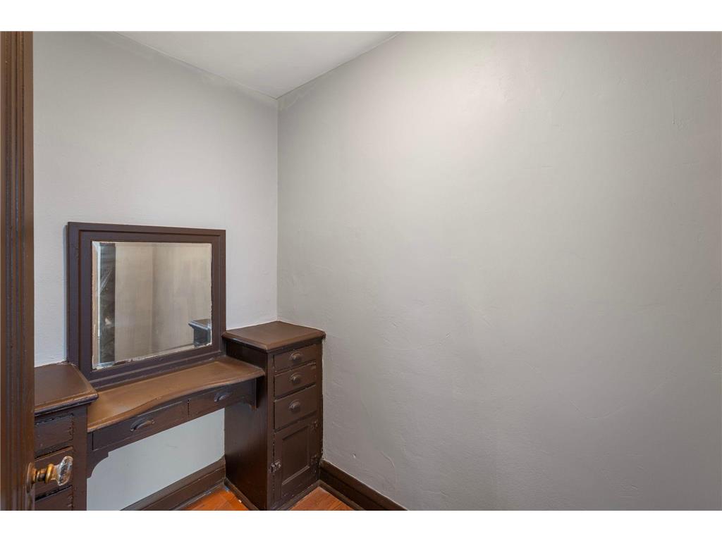 487 Grand Avenue Saint Paul MN 55102 7021856 image87
