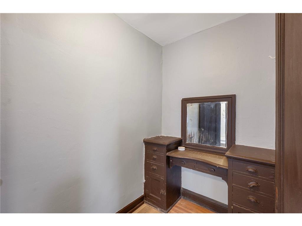 487 Grand Avenue Saint Paul MN 55102 7021856 image96