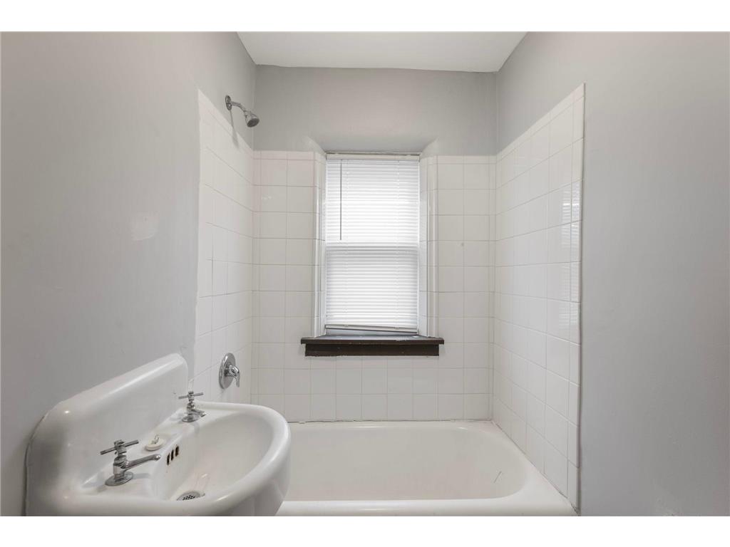 487 Grand Avenue Saint Paul MN 55102 7021856 image97
