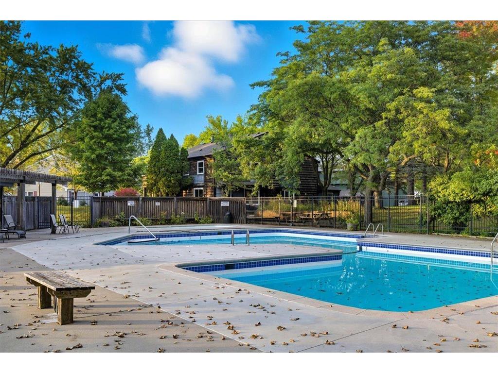 4880 Grenwich Trail N Oakdale MN 55128 6789925 image35