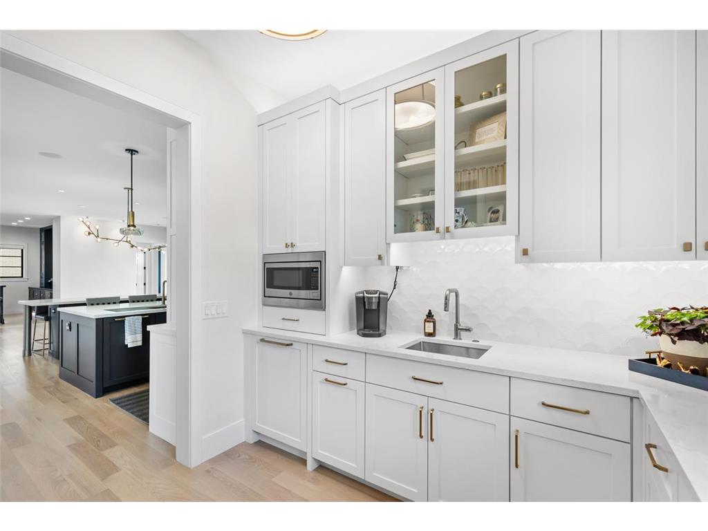 4889 E Lake Harriet Parkway Minneapolis MN 55419 - Harriet Lake 7050178 image17