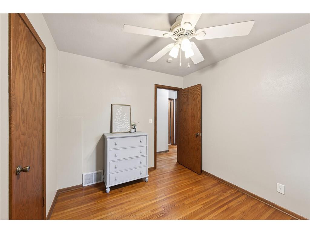 49 Flandrau Place Saint Paul MN 55106 7078945 image13
