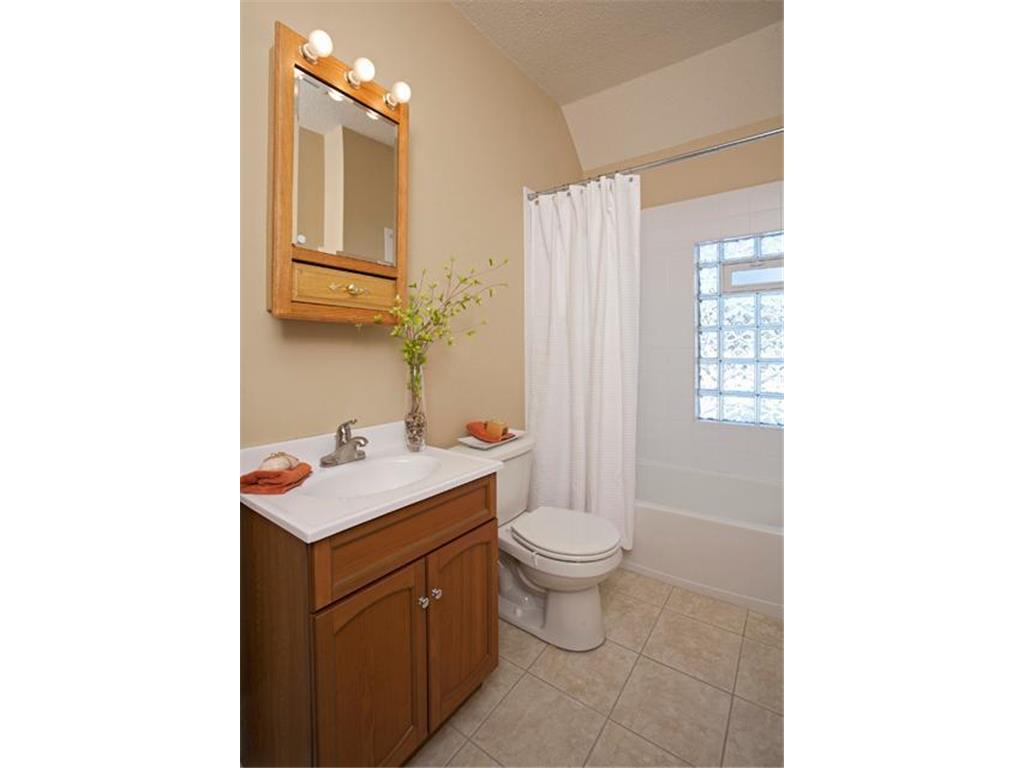 49 Manitoba Avenue Saint Paul MN 55117 7065946 image16