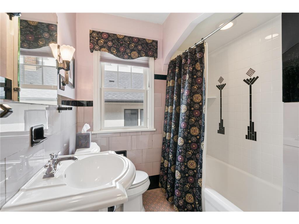 49 Sheridan Avenue S Minneapolis MN 55405 7022264 image8