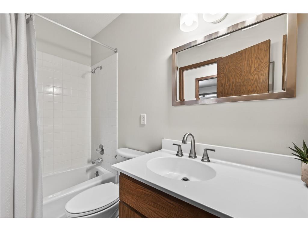 4900 Larson Road Shoreview MN 55126 7069956 image32